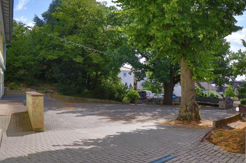 Gemeindehalle_Vorplatz